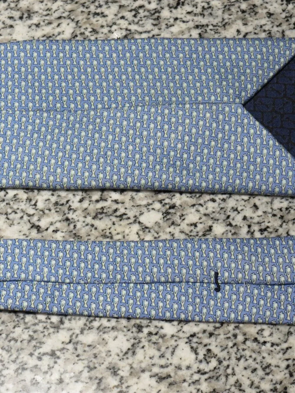 Vineyard Vines Martha’s Vineyard Men’s Tie Fish Motif